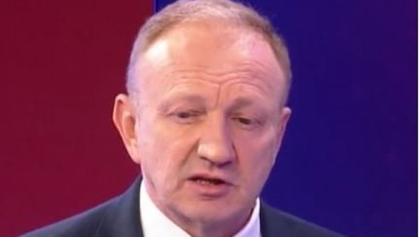 ЂУРИЋ, ЂУКАНОВИЋ И СТАРОВИЋ РЕАГОВАЛИ НА ИЗЈАВУ ЂИЛАСА: Човече, имаш ли ти макар мало поштовања према себи? ЂУРИЋ, ЂУКАНОВИЋ И СТАРОВИЋ РЕАГОВАЛИ НА ИЗЈАВУ ЂИЛАСА: Човече, имаш ли ти макар мало поштовања према себи?