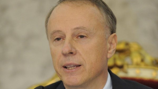РЕКТОР УХВАЋЕН У ЛАЖИ: Владан Ђокић избегао састанак са премијером, а његово оправдање је јефтино РЕКТОР УХВАЋЕН У ЛАЖИ: Владан Ђокић избегао састанак са премијером, а његово оправдање је јефтино
