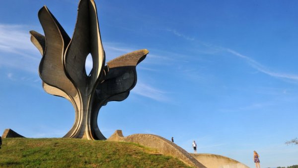 СЕЋАЊЕ НИЈЕ ПОЛИТИЧКИ ЧИН-ТО ЈЕ ЉУДСКА ОБАВЕЗА: Пре 80 година догодио се пробој логораша из Јасеновца СЕЋАЊЕ НИЈЕ ПОЛИТИЧКИ ЧИН-ТО ЈЕ ЉУДСКА ОБАВЕЗА: Пре 80 година догодио се пробој логораша из Јасеновца