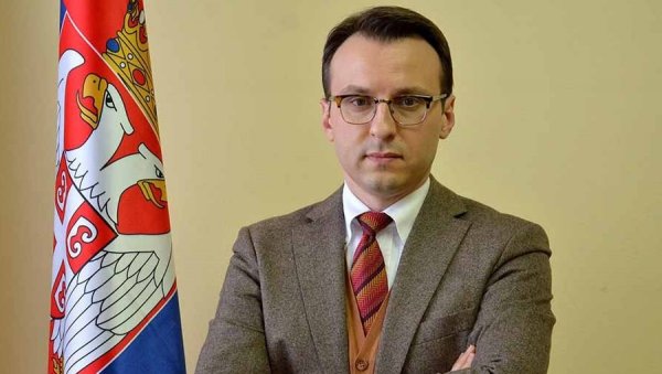 НАШИ ХЕРОЈИ НИСУ ПОРАЖЕНИ Петковић: Браниоци Кошара дали су лекцију како се брани отаџбина НАШИ ХЕРОЈИ НИСУ ПОРАЖЕНИ Петковић: Браниоци Кошара дали су лекцију како се брани отаџбина