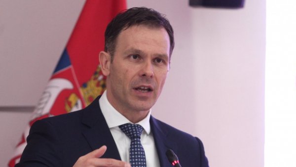 ПОВРЕМЕНО БУЂЕЊЕ ДУШАНА НИКЕЗИЋА Мали: Из минуса се ипак тешко стиже до грађана ПОВРЕМЕНО БУЂЕЊЕ ДУШАНА НИКЕЗИЋА Мали: Из минуса се ипак тешко стиже до грађана
