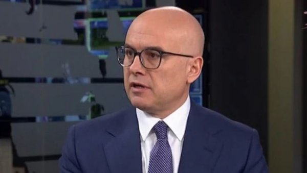 30 ФАНАТИКА ПИШТАЛО ИСПРЕД ЦРКВЕ ДОК ЈЕ ВЛАДИКА ДРЖАО ЛИТУРГИЈУ Лидер СНС Вучевић о срамном инциденту у Кули 30 ФАНАТИКА ПИШТАЛО ИСПРЕД ЦРКВЕ ДОК ЈЕ ВЛАДИКА ДРЖАО ЛИТУРГИЈУ Лидер СНС Вучевић о срамном инциденту у Кули