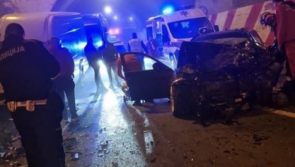 АПЕЛ ПОЛИЦИЈЕ ПОВОДОМ ДАНА ПОРОДИЦЕ: Чувајмо животе најмилијих! АПЕЛ ПОЛИЦИЈЕ ПОВОДОМ ДАНА ПОРОДИЦЕ: Чувајмо животе најмилијих!
