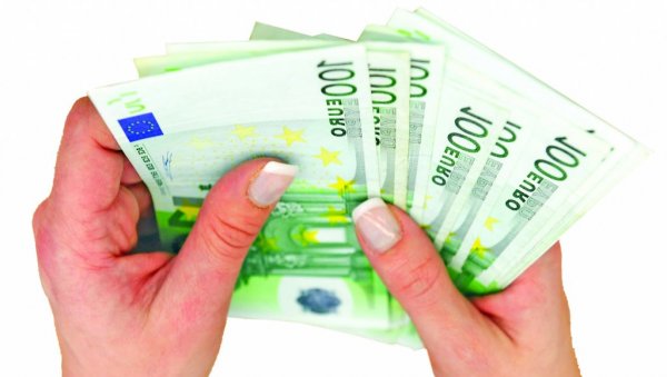ДА ЛИ ДРЖАТИ НОВАЦ У КУЋИ? СТРУЧЊАЦИ РЕШИЛИ ДИЛЕМУ: Добро обратите пажњу на ове ствари ДА ЛИ ДРЖАТИ НОВАЦ У КУЋИ? СТРУЧЊАЦИ РЕШИЛИ ДИЛЕМУ: Добро обратите пажњу на ове ствари