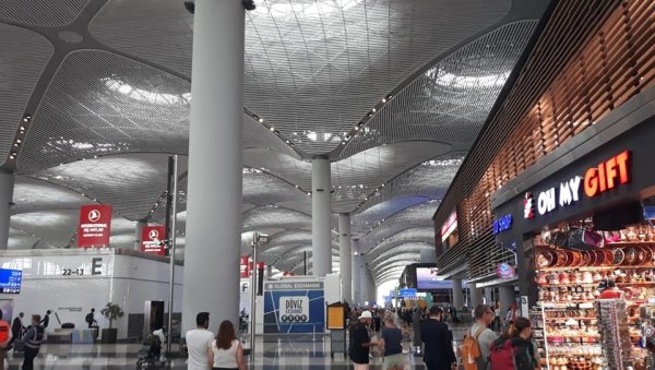 ГОТОВО ХИЉАДУ И ПО ДНЕВНИХ ЛЕТОВА! Истанбулски аеродром постао најпрометнији у Европи