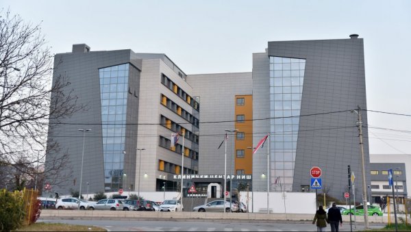 КЛИНИЧКИ ЦЕНТАР НИШ ЗБРИЊАВА ГОТОВО 2,5 МИЛИОНА ЉУДИ: Улагање у нову установу изузетно значајно за грађане читавог југа КЛИНИЧКИ ЦЕНТАР НИШ ЗБРИЊАВА ГОТОВО 2,5 МИЛИОНА ЉУДИ: Улагање у нову установу изузетно значајно за грађане читавог југа