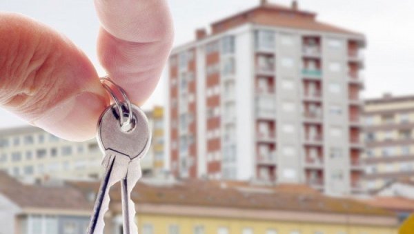 КРЕДИТ ЗА СТАН ЖЕЛИ 5.000 МЛАДИХ: Највеће интересовање је за некретнине у овом граду КРЕДИТ ЗА СТАН ЖЕЛИ 5.000 МЛАДИХ: Највеће интересовање је за некретнине у овом граду