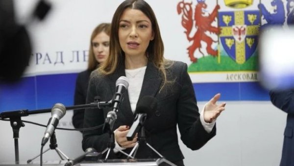 МЕСАРОВИЋ ОСУДИЛА НАПАДЕ НА ВЕСНУ ТУРКУЛОВ „Лажно су је оптужили, СПАСАВАЛА ЈЕ ХИЉАДЕ ЖИВОТА“ МЕСАРОВИЋ ОСУДИЛА НАПАДЕ НА ВЕСНУ ТУРКУЛОВ „Лажно су је оптужили, СПАСАВАЛА ЈЕ ХИЉАДЕ ЖИВОТА“