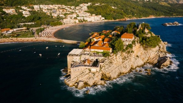 НА ПРИМОРЈУ СТАНОВИ СВЕ СКУПЉИ: Цена квадрата пробија рекорде, солидарна изградња снижава просек НА ПРИМОРЈУ СТАНОВИ СВЕ СКУПЉИ: Цена квадрата пробија рекорде, солидарна изградња снижава просек