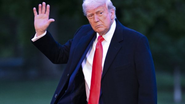 ПРИВАТНА ВЕЧЕРА КОД ТРАМПА: Преко 200 крипто инвеститора у председниковом голф клубу ПРИВАТНА ВЕЧЕРА КОД ТРАМПА: Преко 200 крипто инвеститора у председниковом голф клубу