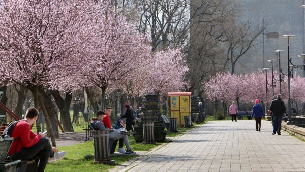 ПРВИ МАЈ ОКУПАН СУНЦЕМ, ЕВО ГДЕ ЋЕ БИТИ КИШЕ: Временска прогноза за четвртак, 1. мај ПРВИ МАЈ ОКУПАН СУНЦЕМ, ЕВО ГДЕ ЋЕ БИТИ КИШЕ: Временска прогноза за четвртак, 1. мај