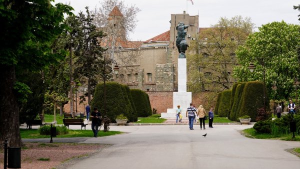 СТИЖЕ ЛЕТО Временска прогноза за петак 30. мај: Још данас понесите кишобран, па следи преокрет СТИЖЕ ЛЕТО Временска прогноза за петак 30. мај: Још данас понесите кишобран, па следи преокрет
