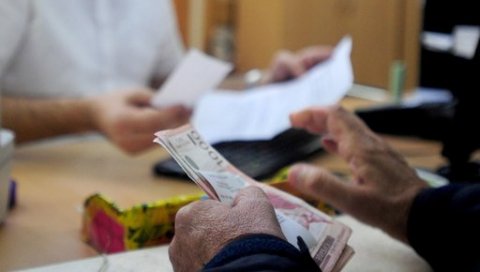 СВЕ ВИШЕ СРБА РАДИ УЗ ПЕНЗИЈУ: Ипак једна грешка може да вам угрози исплату СВЕ ВИШЕ СРБА РАДИ УЗ ПЕНЗИЈУ: Ипак једна грешка може да вам угрози исплату