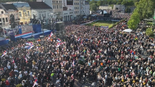 СВЕНАРОДНИ СКУП У НИШУ: Говорници шаљу јасну поруку - Не дамо Србију (ФОТО/ВИДЕО)
