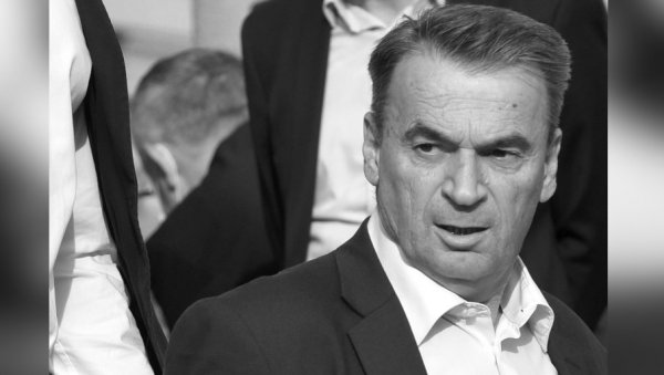 ВЕРНИ РАДИКАЛ ЗАУВЕК ОТИШАО НА ДАН ПОБЕДЕ: У Новом Саду сахрањен Милорад Мирчић ВЕРНИ РАДИКАЛ ЗАУВЕК ОТИШАО НА ДАН ПОБЕДЕ: У Новом Саду сахрањен Милорад Мирчић