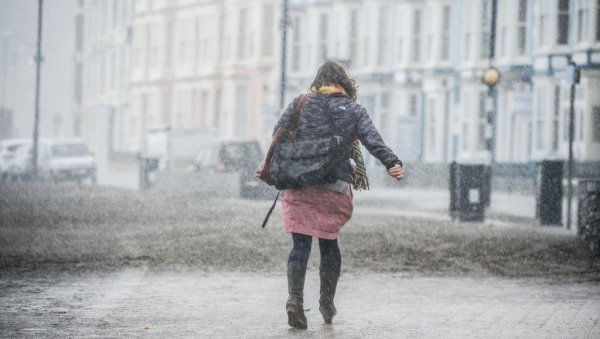 ВРАТИЛА СЕ ЗИМА, ЕВО ГДЕ ЋЕ БИТИ И СНЕГА: Временска прогноза за петак, 16. мај ВРАТИЛА СЕ ЗИМА, ЕВО ГДЕ ЋЕ БИТИ И СНЕГА: Временска прогноза за петак, 16. мај