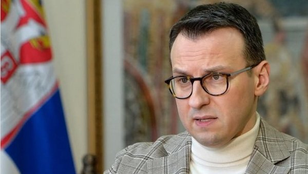 ДАНАС СМО СВЕДОЦИ ПОКУШАЈА БРУТАЛНОГ РЕВИДИРАЊА ИСТОРИЈЕ Петковић: Истина се не може победити политичким флоскулама и лажима ДАНАС СМО СВЕДОЦИ ПОКУШАЈА БРУТАЛНОГ РЕВИДИРАЊА ИСТОРИЈЕ Петковић: Истина се не може победити политичким флоскулама и лажима
