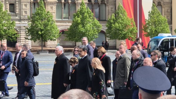 ЕКСКЛУЗИВНА ФОТОГРАФИЈА: Новости са председником Вучићем у Москви (ФОТО) ЕКСКЛУЗИВНА ФОТОГРАФИЈА: Новости са председником Вучићем у Москви (ФОТО)