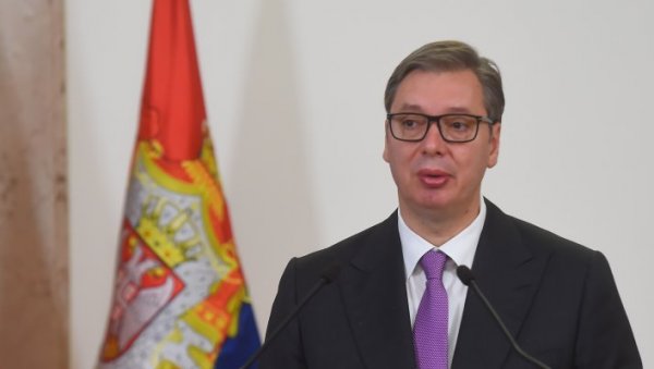 ХВАЛА НА БЕСПРЕКОРНОЈ И ЧАСНОЈ СЛУЖБИ: Вучић честитао припадницима Гарде Дан јединице ХВАЛА НА БЕСПРЕКОРНОЈ И ЧАСНОЈ СЛУЖБИ: Вучић честитао припадницима Гарде Дан јединице