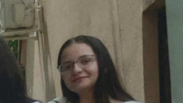 ЈАНА (16) НЕСТАЛА У ЗЕМУНУ, ПОСЛЕ ПРАКСЕ Мајка открива детаље: Телефон јој је недоступан ЈАНА (16) НЕСТАЛА У ЗЕМУНУ, ПОСЛЕ ПРАКСЕ Мајка открива детаље: Телефон јој је недоступан