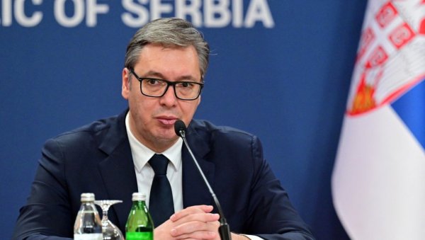 ВУЧИЋ ЗА НОВОСТИ О ВАЖНИМ САСТАНЦИМА: Предстоји ми бесана ноћ, озбиљни разговори са Путином и Сијем ВУЧИЋ ЗА НОВОСТИ О ВАЖНИМ САСТАНЦИМА: Предстоји ми бесана ноћ, озбиљни разговори са Путином и Сијем