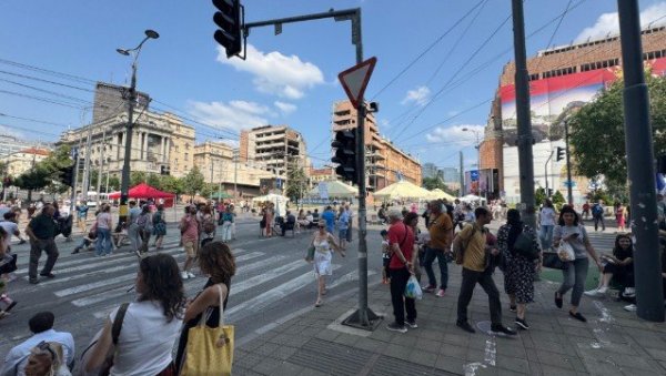 БЛОКАДЕРИ БИ НА ВИДОВДАН ДА НАС ПРОГЛАСЕ ГЕНОЦИДНИМ НАРОДОМ: План је да згазе Србе на сваки могући начин БЛОКАДЕРИ БИ НА ВИДОВДАН ДА НАС ПРОГЛАСЕ ГЕНОЦИДНИМ НАРОДОМ: План је да згазе Србе на сваки могући начин