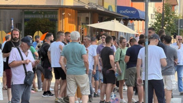 БЛОКАДЕРИ КРЕНУЛИ СА УРНИСАЊЕМ КОСЈЕРИЋА! БЛОКАДЕРИ КРЕНУЛИ СА УРНИСАЊЕМ КОСЈЕРИЋА!