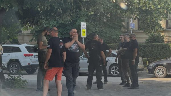 БРУТАЛНО КРШЕЊЕ ИЗБОРНОГ ПРОЦЕСА У ЗАЈЕЧАРУ! Лица која се представљају као ВЕТЕРАНИ У САРАДЊИ СА ПУФОВЦИМА ЗАСТРАШУЈУ ГРАЂАНЕ ЗАЈАЧЕРА! БРУТАЛНО КРШЕЊЕ ИЗБОРНОГ ПРОЦЕСА У ЗАЈЕЧАРУ! Лица која се представљају као ВЕТЕРАНИ У САРАДЊИ СА ПУФОВЦИМА ЗАСТРАШУЈУ ГРАЂАНЕ ЗАЈАЧЕРА!