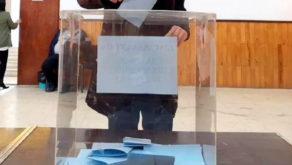 ЦЕНТАР ЗА ЕВРОПСКЕ ВРЕДНОСТИ: Опозициони активисти врше притиске и крше изборну тишину у Зајечару и Косјерићу ЦЕНТАР ЗА ЕВРОПСКЕ ВРЕДНОСТИ: Опозициони активисти врше притиске и крше изборну тишину у Зајечару и Косјерићу
