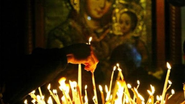 ДАНАС СУ ЛЕТЊЕ ЗАДУШНИЦЕ: За опрост грехова испоштујте ове обичаје, а ево шта никако не смете радити ДАНАС СУ ЛЕТЊЕ ЗАДУШНИЦЕ: За опрост грехова испоштујте ове обичаје, а ево шта никако не смете радити