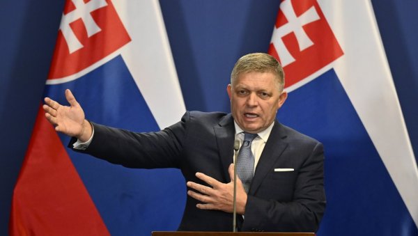 ФИЦОВ ШАМАР БРИСЕЛУ: Братислава неће подржати нове санкције Русији ФИЦОВ ШАМАР БРИСЕЛУ: Братислава неће подржати нове санкције Русији