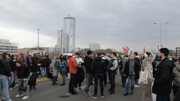 И ОПЕТ ПОНОВО НА ВИДОВДАН И ОПЕТ ПОНОВО НА ВИДОВДАН