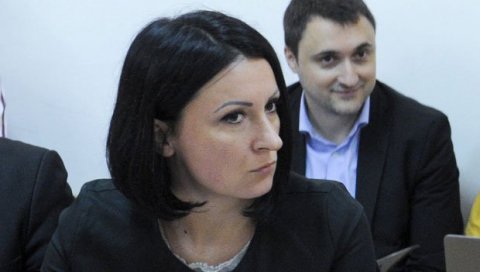 МАЛОВИЋ НА ПОЗИВ КРЕНИ-ПРОМЕНИ ДА СЕ УХАПСИ ВУЧИЋ: Жестоко одговорила Манојловићу МАЛОВИЋ НА ПОЗИВ КРЕНИ-ПРОМЕНИ ДА СЕ УХАПСИ ВУЧИЋ: Жестоко одговорила Манојловићу