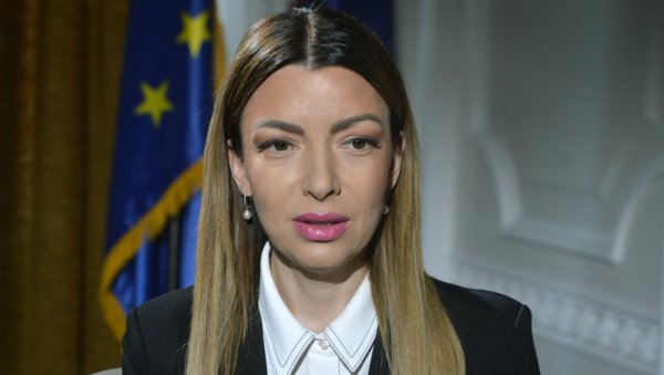 МЕСАРОВИЋ ОСУДИЛА БЛОКАДЕ МОСТОВА И ПРОТЕСТЕ: Србија неће стати због групице деструктивних људи (ФОТО) МЕСАРОВИЋ ОСУДИЛА БЛОКАДЕ МОСТОВА И ПРОТЕСТЕ: Србија неће стати због групице деструктивних људи (ФОТО)