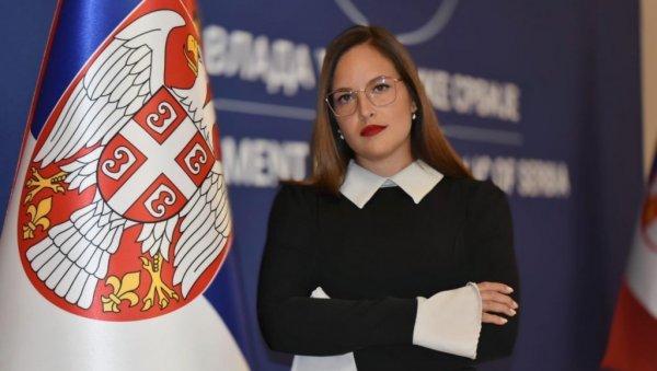 МИНИСТАРКА ПАВКОВ О ТРОСАДНИМ БЛОКАДАМА: Екстремна мањина анархо-бољшевика наставља да паралише читаву земљу (ФОТО) МИНИСТАРКА ПАВКОВ О ТРОСАДНИМ БЛОКАДАМА: Екстремна мањина анархо-бољшевика наставља да паралише читаву земљу (ФОТО)