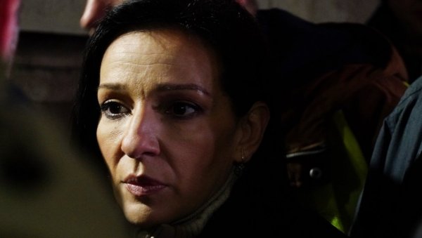 МОНСТРУОЗНА ЛАЖ ОПОЗИЦИЈЕ РАСКРИНКАНА: Како је породици председника Србије док Тепићева и опозиција против њега воде језиву хајку? МОНСТРУОЗНА ЛАЖ ОПОЗИЦИЈЕ РАСКРИНКАНА: Како је породици председника Србије док Тепићева и опозиција против њега воде језиву хајку?