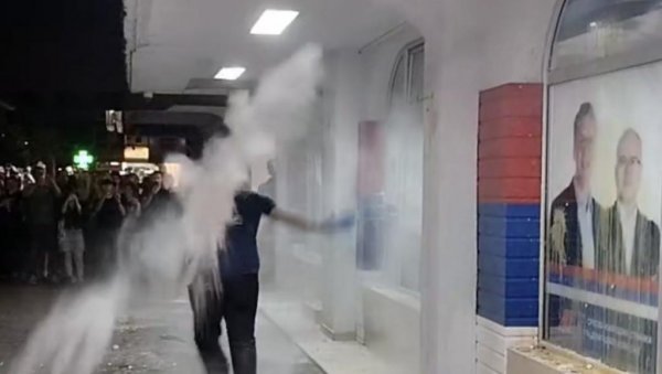 НЕ ВУЦИТЕ НАС ЗА НОС: Насиље не може да се увије у пароле НЕ ВУЦИТЕ НАС ЗА НОС: Насиље не може да се увије у пароле