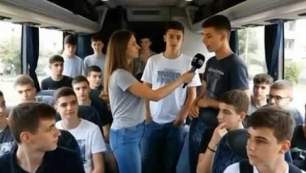 ПОТОМЦИ УСТАШКИХ КОЉАЧА СТИЖУ ИЗ ХРВАТСКЕ: Помоћ блокадерима за Видовдански хаос ПОТОМЦИ УСТАШКИХ КОЉАЧА СТИЖУ ИЗ ХРВАТСКЕ: Помоћ блокадерима за Видовдански хаос