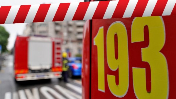 ПОВРЕЂЕНЕ ДВЕ ОСОБЕ: Пожар у кући у Крагујевцу ПОВРЕЂЕНЕ ДВЕ ОСОБЕ: Пожар у кући у Крагујевцу