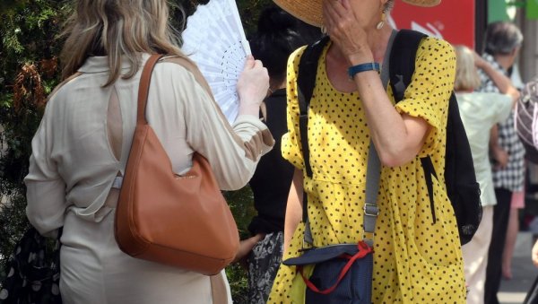 РХМЗ УПАЛИО АЛАРМ ЗБОГ ЈЕДНЕ ВРЛО ОПАСНЕ ПОЈАВЕ: У три места вредности на ивици да постану екстремно високе (мапа) РХМЗ УПАЛИО АЛАРМ ЗБОГ ЈЕДНЕ ВРЛО ОПАСНЕ ПОЈАВЕ: У три места вредности на ивици да постану екстремно високе (мапа)