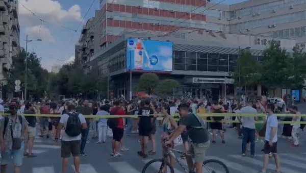 САСЛУШАНО ЈОШ ОСАМ БЛОКАДЕРА ТЕРОРИСТА: Тужилаштво тражи притвор за блокадере САСЛУШАНО ЈОШ ОСАМ БЛОКАДЕРА ТЕРОРИСТА: Тужилаштво тражи притвор за блокадере