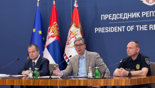ТУЖНА БЛОКАДЕРСКА ПРИЧА ЈЕ ЗАВРШЕНА Вучић: Лагали су да ћу да побегнем, а све време сам био са народом ТУЖНА БЛОКАДЕРСКА ПРИЧА ЈЕ ЗАВРШЕНА Вучић: Лагали су да ћу да побегнем, а све време сам био са народом