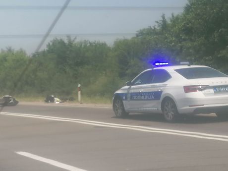 težak udes na ibarskoj kod skretanja za ripanj težak udes na ibarskoj kod skretanja za ripanj