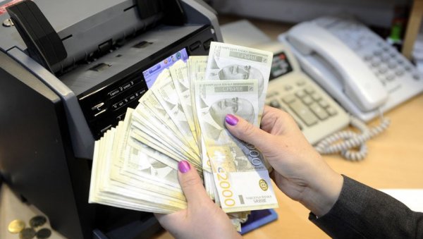 ВЕЛИКА ОЛАКШИЦА ЗА СВЕ КОЈИ УСКОРО ОТПЛАЋУЈУ КРЕДИТЕ: Грађани неће имати никакву обавезу, банке решавају све ВЕЛИКА ОЛАКШИЦА ЗА СВЕ КОЈИ УСКОРО ОТПЛАЋУЈУ КРЕДИТЕ: Грађани неће имати никакву обавезу, банке решавају све