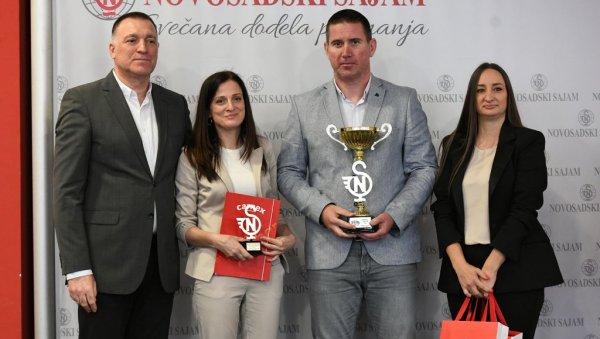 ВЕЛИКИ ШАМПИОНСКИ ПЕХАР ЗА CARNEX НА 92. МЕЂУНАРОДНОМ ПОЉОПРИВРЕДНОМ САЈМУ ВЕЛИКИ ШАМПИОНСКИ ПЕХАР ЗА CARNEX НА 92. МЕЂУНАРОДНОМ ПОЉОПРИВРЕДНОМ САЈМУ