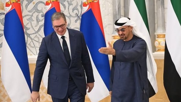 ВЕЛИКО ПОШТОВАЊЕ ПРЕМА ПРЕДСЕДНИКУ СРБИЈЕ: Шеик Бин Зајед отишао по Вучића у хотел и одвезао га на састанак у палату Ал Ватан ВЕЛИКО ПОШТОВАЊЕ ПРЕМА ПРЕДСЕДНИКУ СРБИЈЕ: Шеик Бин Зајед отишао по Вучића у хотел и одвезао га на састанак у палату Ал Ватан