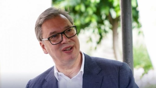 НЕ РАЗУМЕЈУ ДА ПОСТОЈЕ ЉУДИ КОЈИ ЖИВЕ И БОРЕ СЕ ЗА СРБИЈУ Вучић: Њих не можете уплашити, ни уценити (ФОТО) НЕ РАЗУМЕЈУ ДА ПОСТОЈЕ ЉУДИ КОЈИ ЖИВЕ И БОРЕ СЕ ЗА СРБИЈУ Вучић: Њих не можете уплашити, ни уценити (ФОТО)
