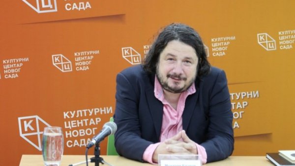 РУДАР ЈЕЗИКА: Предавање Мухарема Баздуља Скендер Куленовић у Културном центру Новог Сада РУДАР ЈЕЗИКА: Предавање Мухарема Баздуља Скендер Куленовић у Културном центру Новог Сада
