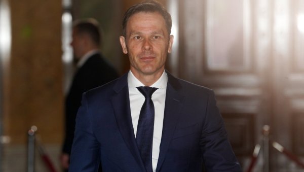СРБИЈИ УПЛАЋЕНА ПРВА СРЕДСТВА ИЗ ПЛАНА РАСТА ЗА ЗАПАДНИ БАЛКАН Мали: Настављамо даље са реформама и испуњавањем реформских корака СРБИЈИ УПЛАЋЕНА ПРВА СРЕДСТВА ИЗ ПЛАНА РАСТА ЗА ЗАПАДНИ БАЛКАН Мали: Настављамо даље са реформама и испуњавањем реформских корака