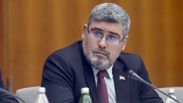 СТАРОВИЋ: Понош виче - Држте Вучића! СТАРОВИЋ: Понош виче - Држте Вучића!